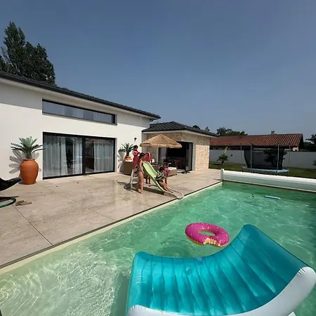 Maison Moderne Avec Piscine Villa *