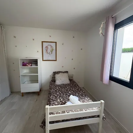 Maison Moderne Avec Piscine A 20 Mn De Centre *