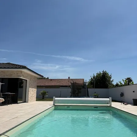 Maison Moderne Avec Piscine A 20 Mn De Centre Villa