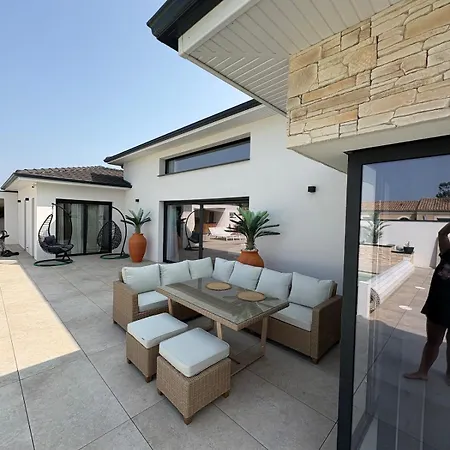 Maison Moderne Avec Piscine Villa *