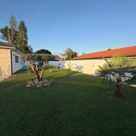 Villa Maison Moderne Avec Piscine